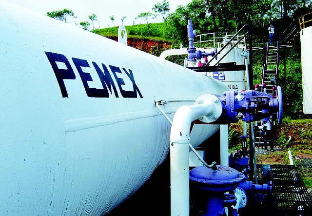 El pozo petrolero Malva 201, propiedad de Petróleos Mexicanos, en  Sunuapa,  fue clausurardo debido a que su operación representa un 'alto riesgo' para la salud humana y el ecosistema.