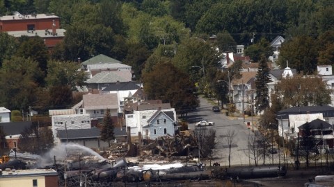 Vista del lugar donde un tren cargado de petróleo ha descarrilado y explotado el 6 de julio en  Lac-Mégantic, Quebec, Canadá.
