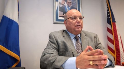 El cónsul hondureño   Gerardo  Agüero  Guevara dice que  tendrá  un mayor acercamiento con las comunidades.