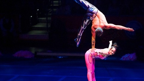 Dúo Solys, una pareja de acróbatas que además son pareja fuera del circo