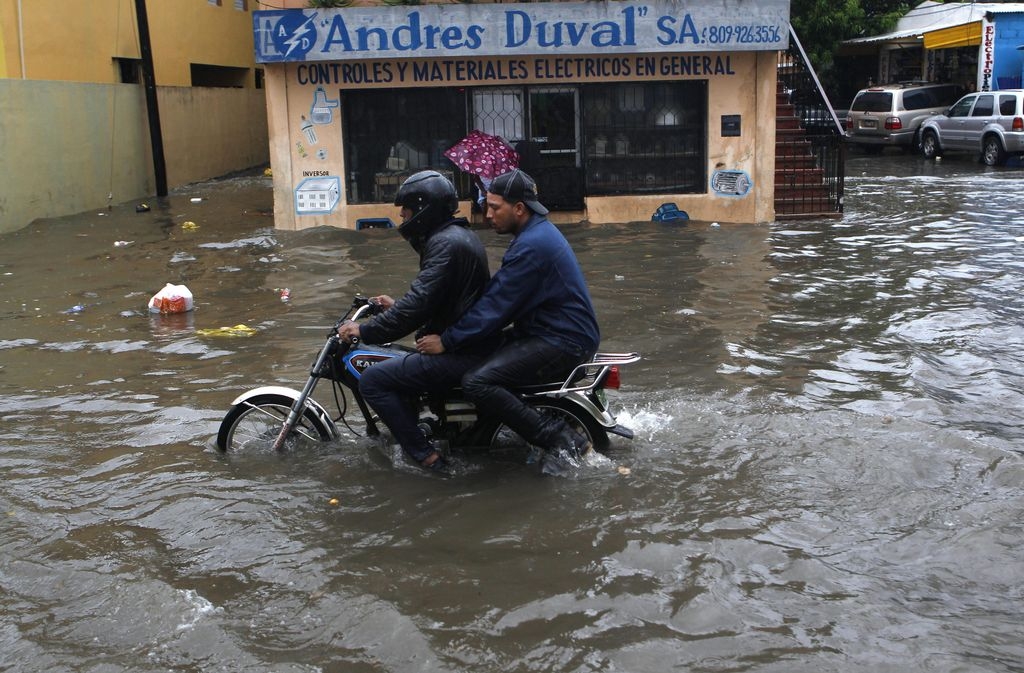 En Santo Domingo las calles están inundadas.