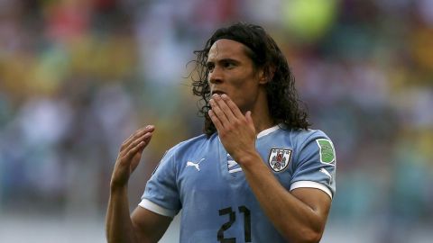 Es uruguayo Cavani nuevo jugador del Paris Saint-Germain