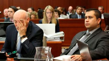 George Zimmerman (der.), junto a su abogado Don West. La defensa se niega a aceptar nuevos cargos de homicidio involuntario.