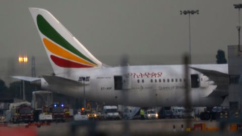 El avión se encontraba vacío cuando se incendió en el aeropuerto de Heathrow.
