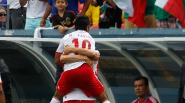 Marco Fabián marcó el primer gol para México, al minuto 21