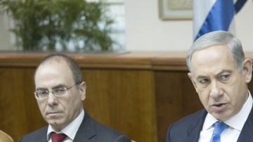 El primer ministro israelí, Benjamín Netanyahu, asiste a la reunión semanal con su gabinete, en Jerusalén.