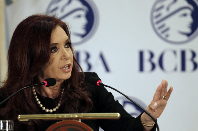 La presidenta argentina Cristina Fernández está confrontando el Poder Judicial en una lucha muy difícil para ella.