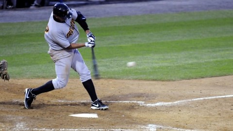 Rodríguez, vistiendo la franela del Thunder de Trenton, voló la pelota en el quinto episodio.