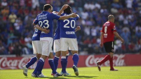 Cruz Azul a rehacerse en Apertura 2013 tras doloroso revés