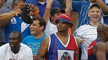 destaca prensa boleto de El Salvador a cuartos en Copa de Oro