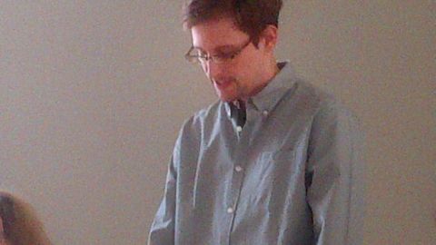Imagen más reciente de Edward Snowden, tomada el viernes en la zona de tránsito del aeropuerto Sheremétievo de Moscú.