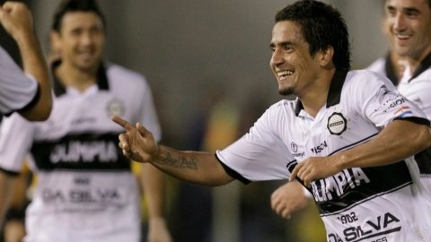 Wilson Pittoni marcó el segundo gol, con una magistral ejecución de tiro libre directo