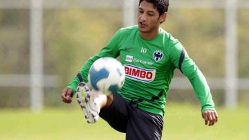 El atacante Ángel Reyna es la contratación fuerte de los Tiburones Rojos del Veracruz para encarar el Apertura 2013.