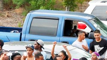 El activista musulmán Quanell X durante una de las manifestaciones que protagonizaron decenas de personas, el martes 17 de julio en Houston.