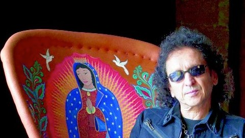 El rockero Alex Lora es uno de los artistas que participará en el Reventón de Super Estrella este sábado.