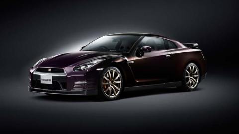 El nuevo color "Midnight Opal" es la carta de presentación del nuevo GT-R