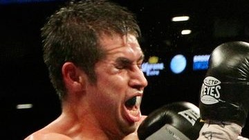 Periban (i) perdió el título en junio contra el camerunés Sakio Bika.