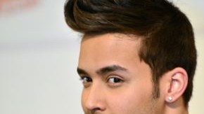 El astro de la bachata se llevó los honores "lo toco todo", por "Phase II", y "mi video favorito" por su éxito "La incondicional", además de voz del momento, la más pegajosa y mi artista tropical.