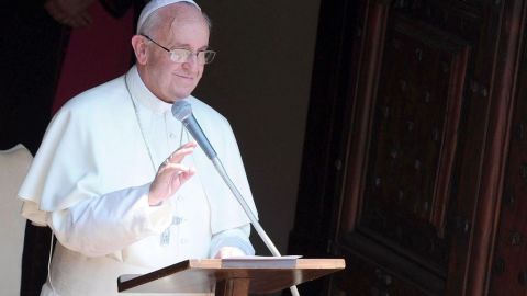 Francisco busca soluciones ante las débiles finanzas vaticanas.