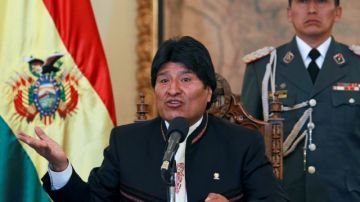 El presidente boliviano, Evo Morales, pide disculpas a Brasil por requisa al avión de su ministro de Defensa, Celso Amorim.