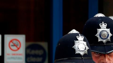 Una fuerte presencia policial se observa en las afueras del hospital en Londres donde está ingresada Kate Middleton.