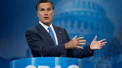 Mitt Romney, excandidato presidencial republicano. Romney en su campaña dijo que los indocumentados debían auto deportarse.