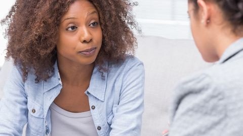 En Nueva York, casi  2.7 millones de personas menores de 65 años (16%) no tienen  seguro de salud, la mayoría  son trabajadores y sus familias.