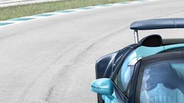 La firma recuerda a los pilotos que la llevaron al triunfo en las pistas.