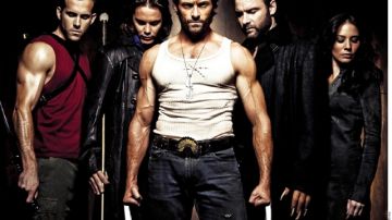 Hugh Jackman (centro) como Wolverine  en la nueva cinta que mañana estrena en las salas de cine del país.