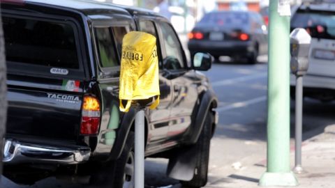 La idea de penalizar a los conductores por estacionarse frente a un parquímetro que no funciona envía un mensaje equivocado, dicen algunos, pero otros funcionarios no están de acuerdo.
