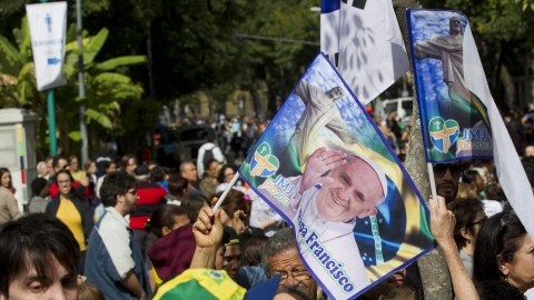 El papa Francisco, ayer,   en Río de Janeiro, donde resaltó, entre otros temas, la importancia de los abuelos en  las familias.