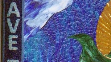 "La Madona que Surfea", del artista de San Diego, Mark Patterson, una obra creada con el fin de crear conciencia sobre las amenazas ambientales al mar.