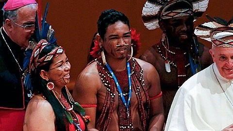 El Papa Francisco señalo que aquellos (líderes políticos) son "responsables de la formación de las nuevas generaciones".