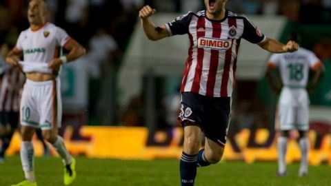 Ángel Zaldívar consiguió el gol de la igualada para Chivas