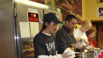 Según una encuesta 4 de cada 5 adultos en Estados Unidos han estado cerca de la pobreza.