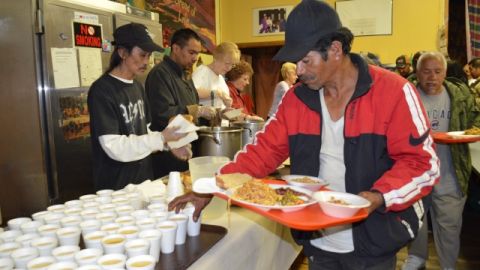 Según una encuesta 4 de cada 5 adultos en Estados Unidos han estado cerca de la pobreza.