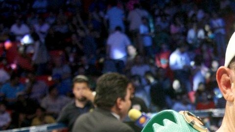 Rubio despachó en dos capítulos al colombiano Miranda en pelea eliminatoria.