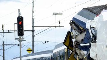 Los investigadores desconocen las causas del choque.