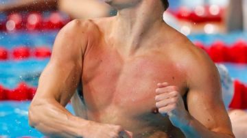 Cielo  Cesar Cielo golpea con fuerza el agua al llegar en primer lugar en el Campeonato Mundial de Natación en Barcelona.