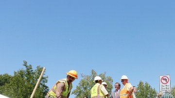 La ciudad ha designado 105 millones de dólares para reparar las calles. Este presupuesto es el doble de lo que ha sido asignado en el pasado para reparar baches.