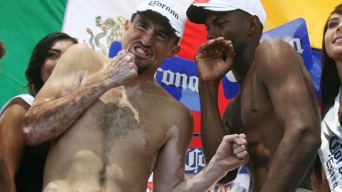 Rubio (i) derrotó sin problemas a Miranda (d) en pelea eliminatoria.