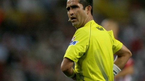El árbitro Genaro Medrano se alejó de las canchas por una leucemia mieloblástica