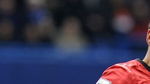 Se mantiene firme interés del Valencia por fichar al “Chicharito”