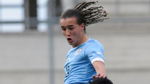 Uruguayo Laxalt firma contrato con el Inter
