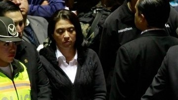 El presidente de Ecuador, Rafael Correa, estuvo presente en la capilla donde son velados los restos de Christian Benítez