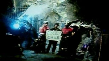 Imagen de los mineros atrapados en una mina en Chile.
