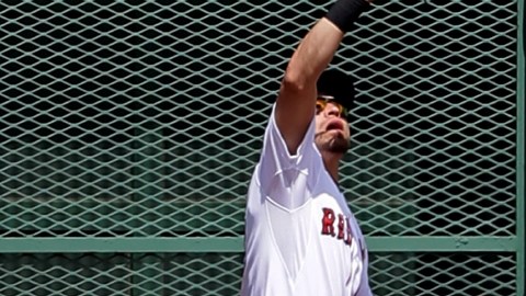 Jacoby Ellsbury captura un elevado en el primer inning.