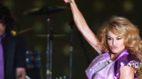 Se ha especulado que Paulina Rubio podría estar embarazada.