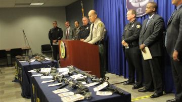 El Sheriff de Los Ángeles junto a funcionarios de varias agencias anuncian los resultados del operativo realizado contra narcotraficantes mexicanos en Los Ángeles.