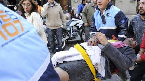 Las autoridades en Rosario confirmaron que al menos 51 personas resultaron heridas en la explosión.